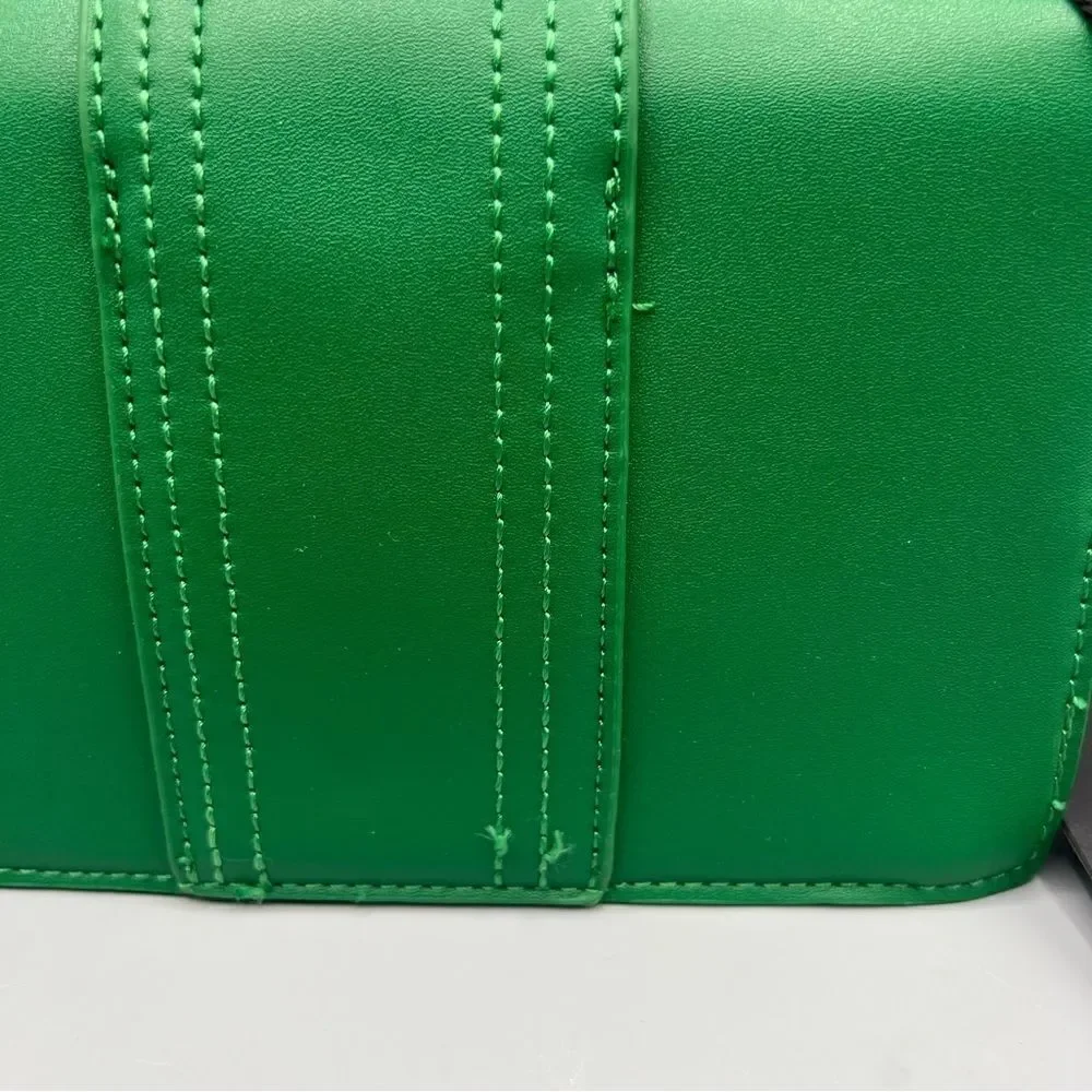 Moda Luxe Elizabeth Crossbody Bag Green Faux Leather Top Handle Chain Strap